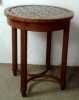 Spiritistický stolek z 19. století, pod horní deskou je skrytý úložný prostor. Výška 72cm, šířka 60 cm.