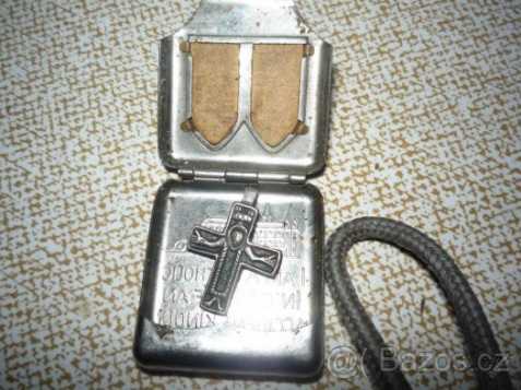 Stříbrný křížek s motivem ukřižovan