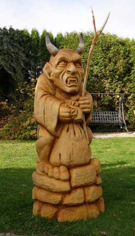 Dřevěná zahradní socha BELZEBUB