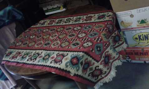  starožitný ručně tkaný koberec