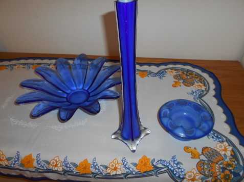 Dědictví-modré sklo různé+keram.váz